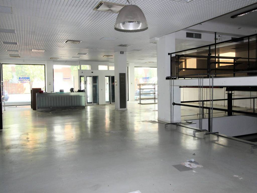 negozio in vendita a San Vittore Olona