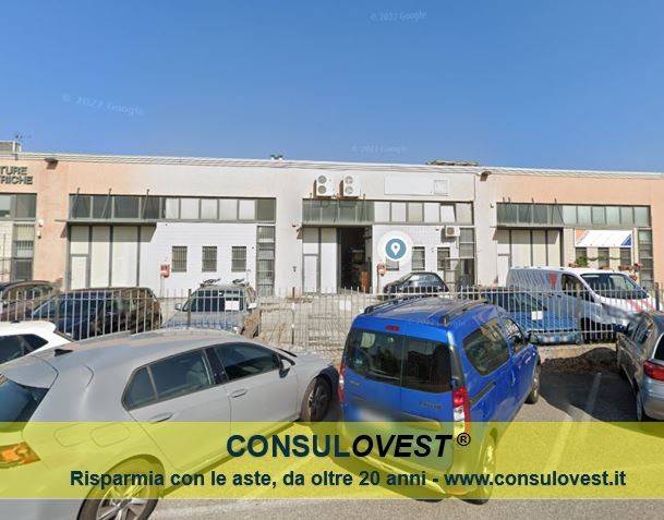locale commerciale in vendita a San Vittore Olona
