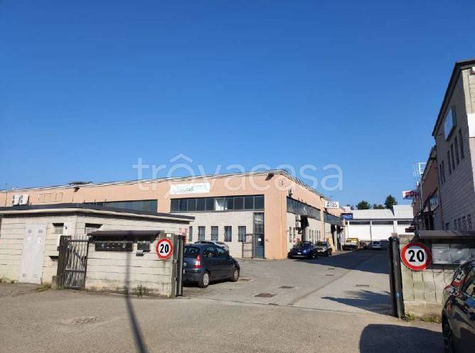 locale commerciale in vendita a San Vittore Olona