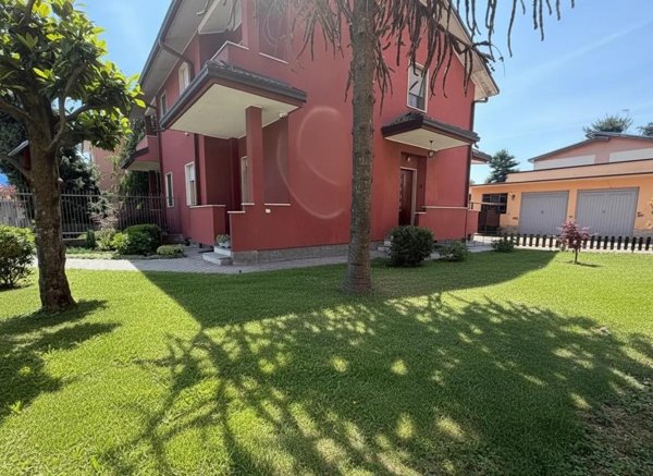 casa indipendente in vendita a San Vittore Olona