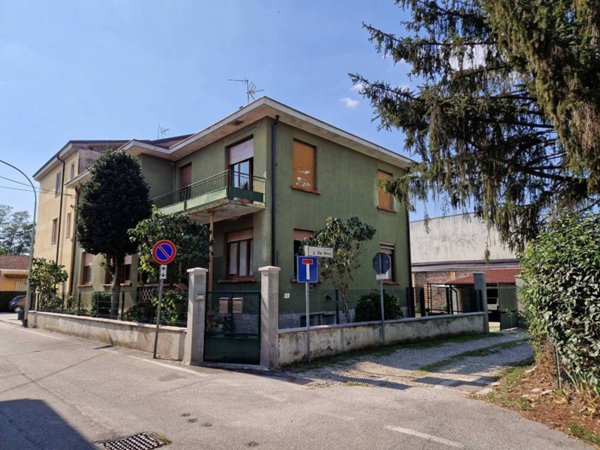 casa indipendente in vendita a San Zenone al Lambro