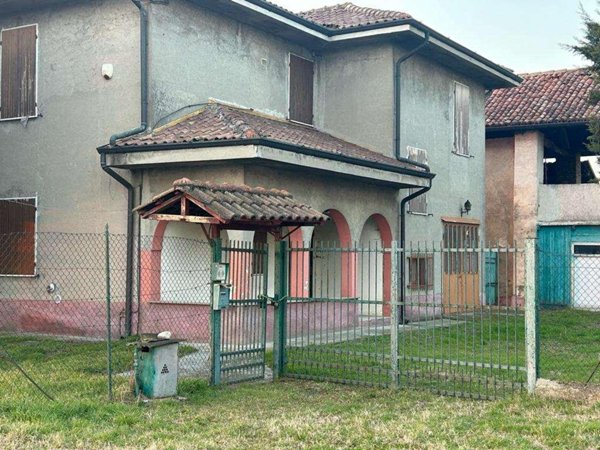 casa indipendente in vendita a San Zenone al Lambro in zona Santa Maria in Prato