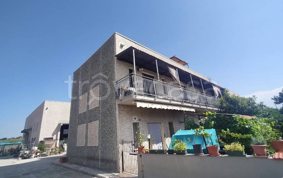 locale commerciale in vendita a San Zenone al Lambro