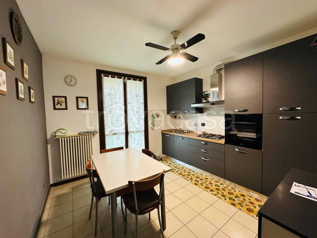 casa indipendente in vendita a San Zenone al Lambro in zona Santa Maria in Prato