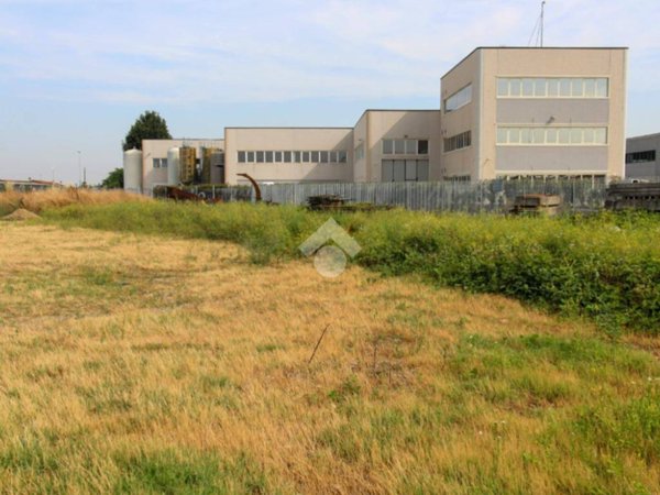 terreno edificabile in vendita a San Zenone al Lambro
