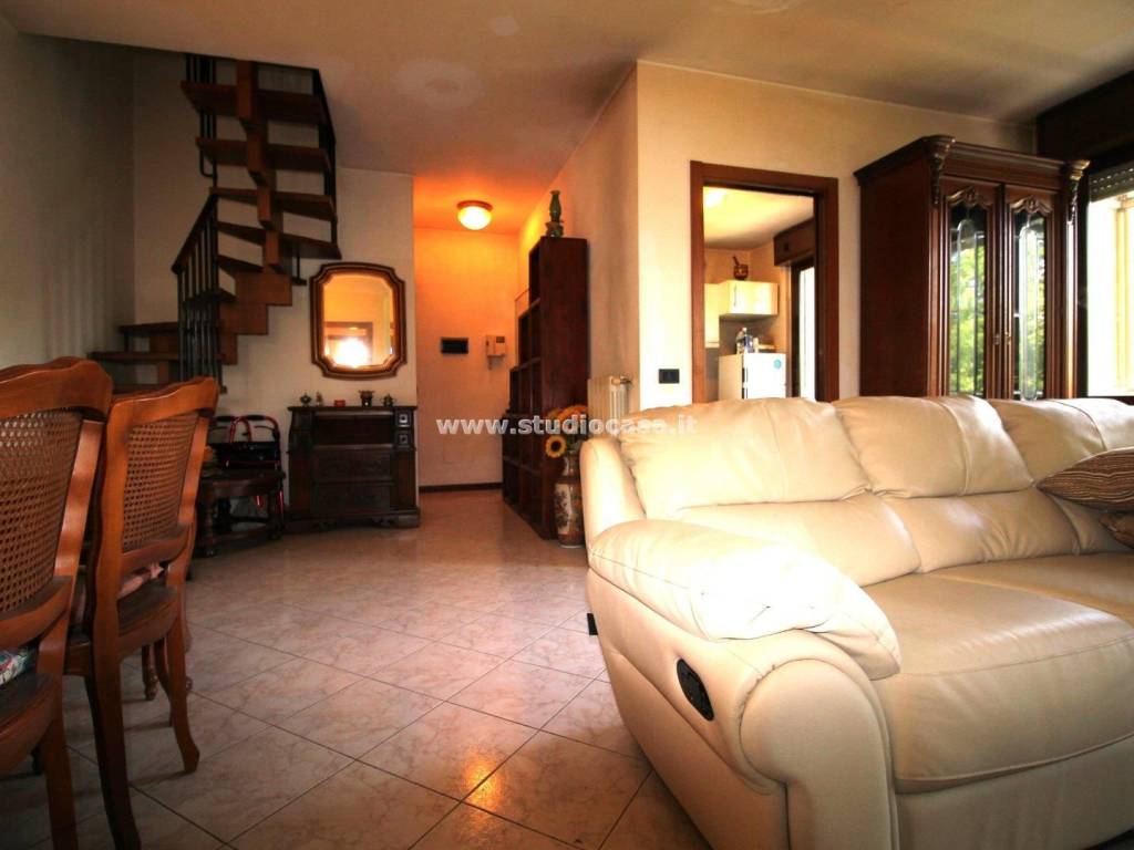 appartamento in vendita a San Zenone al Lambro in zona Santa Maria in Prato