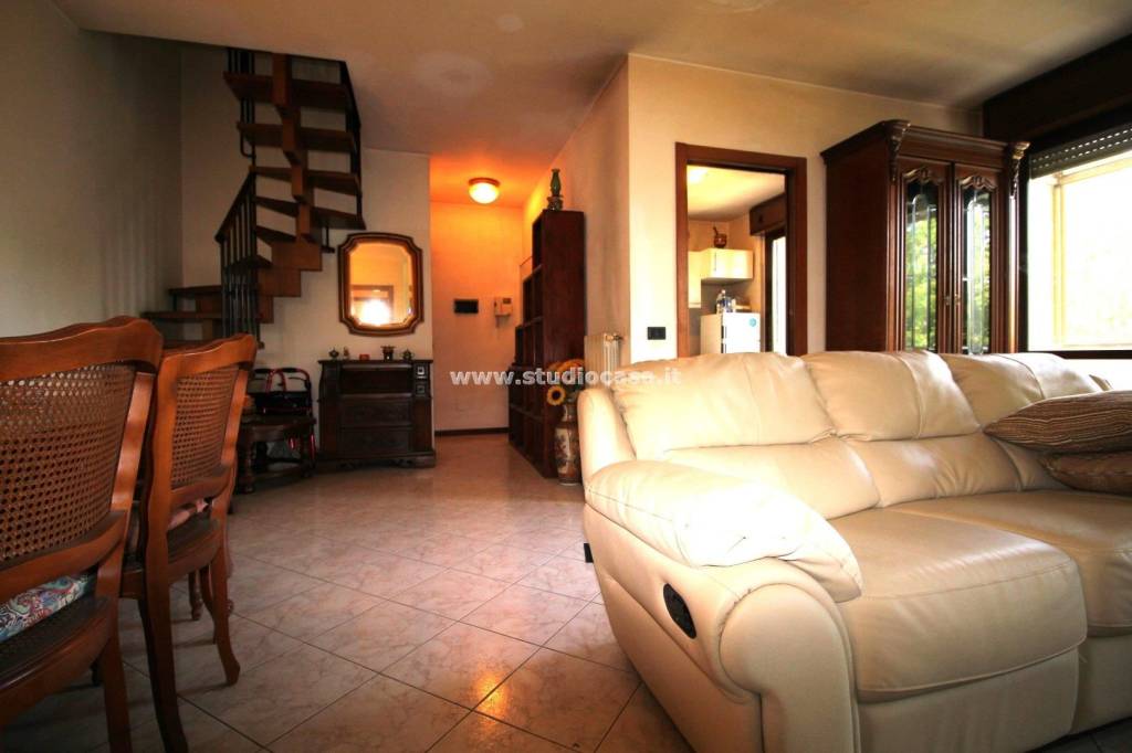 appartamento in vendita a San Zenone al Lambro in zona Santa Maria in Prato