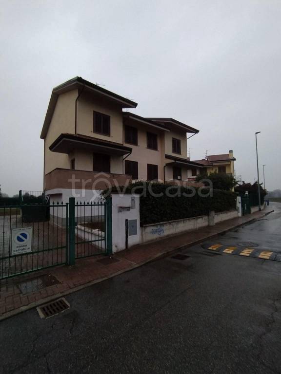 casa indipendente in vendita a San Zenone al Lambro