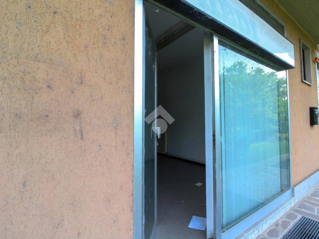 negozio in vendita a San Zenone al Lambro