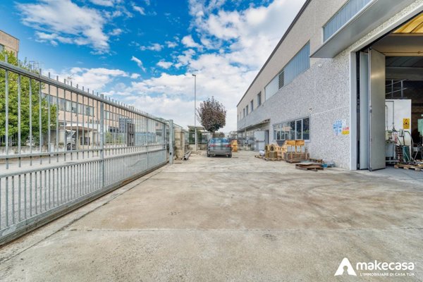 capannone in vendita a San Zenone al Lambro