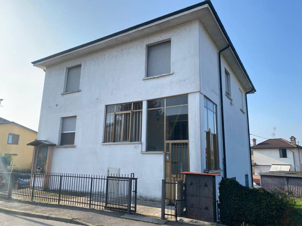 appartamento in vendita a San Zenone al Lambro in zona Santa Maria in Prato