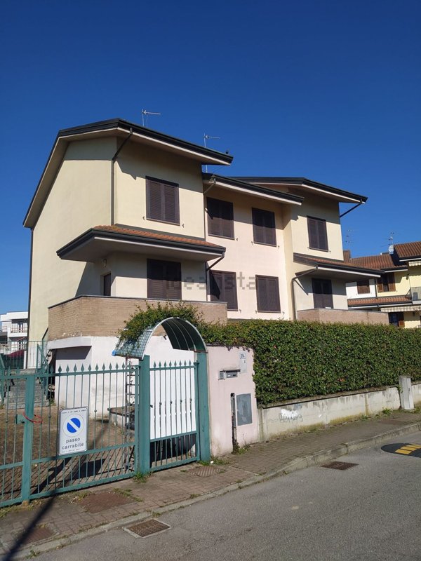 casa indipendente in vendita a San Zenone al Lambro