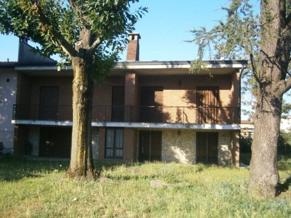 casa indipendente in vendita a San Zenone al Lambro in zona Santa Maria in Prato