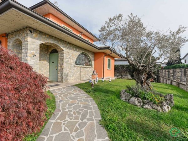 casa indipendente in vendita a San Zenone al Lambro in zona Santa Maria in Prato