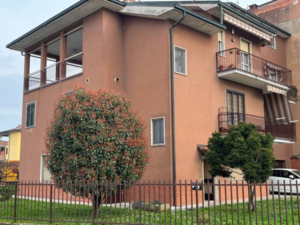 appartamento in vendita a San Zenone al Lambro