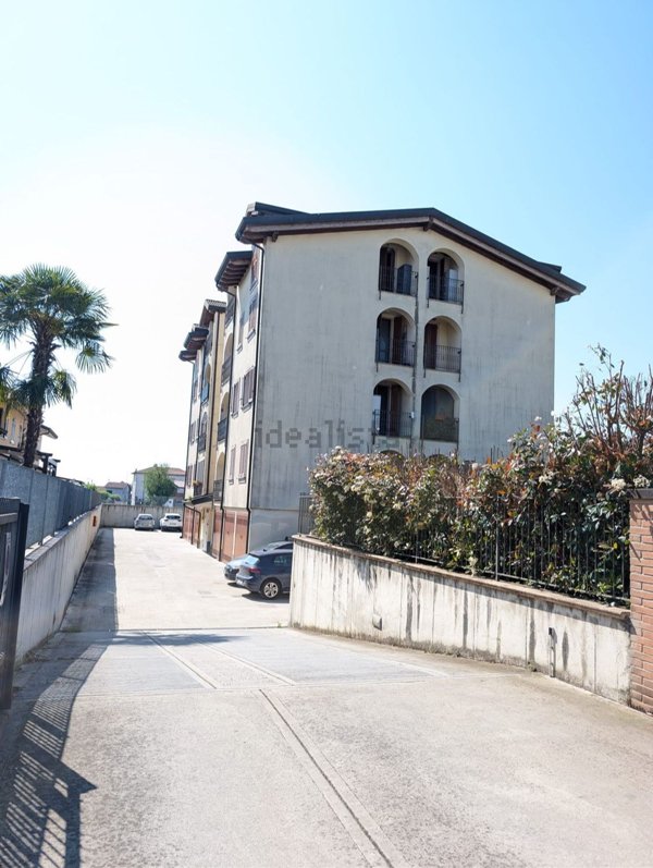 appartamento in vendita a San Zenone al Lambro in zona Santa Maria in Prato