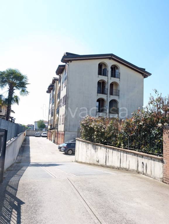 appartamento in vendita a San Zenone al Lambro in zona Santa Maria in Prato