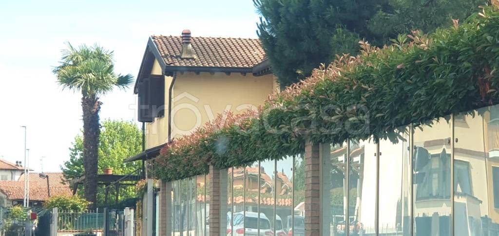 casa indipendente in vendita a San Zenone al Lambro in zona Santa Maria in Prato