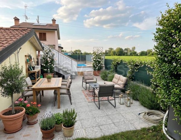appartamento in vendita a San Zenone al Lambro in zona Santa Maria in Prato