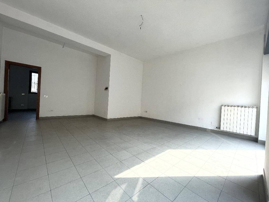 negozio in vendita a Sedriano