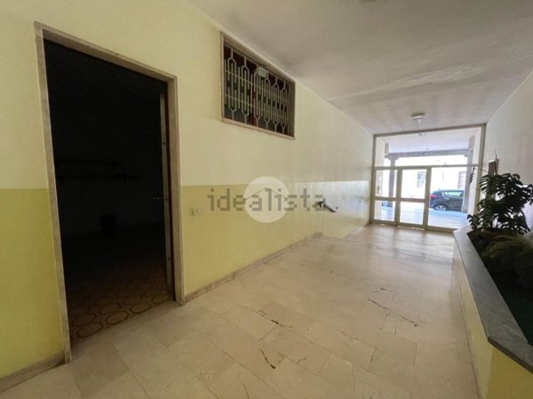 locale commerciale in vendita a Sedriano