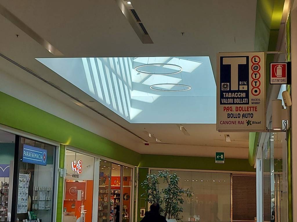 negozio in vendita a Sedriano