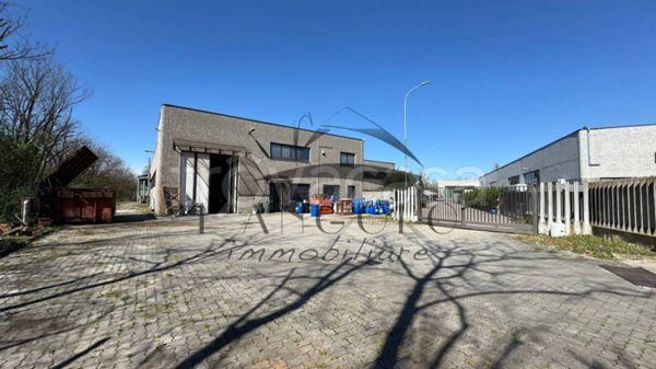 casa indipendente in vendita a Sedriano