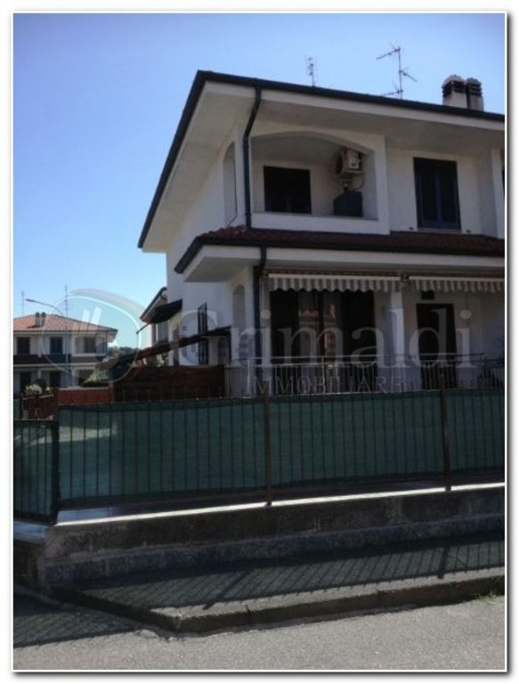 casa indipendente in vendita a Sedriano
