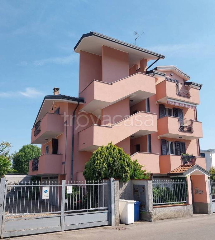 appartamento in vendita a Sedriano in zona Roveda