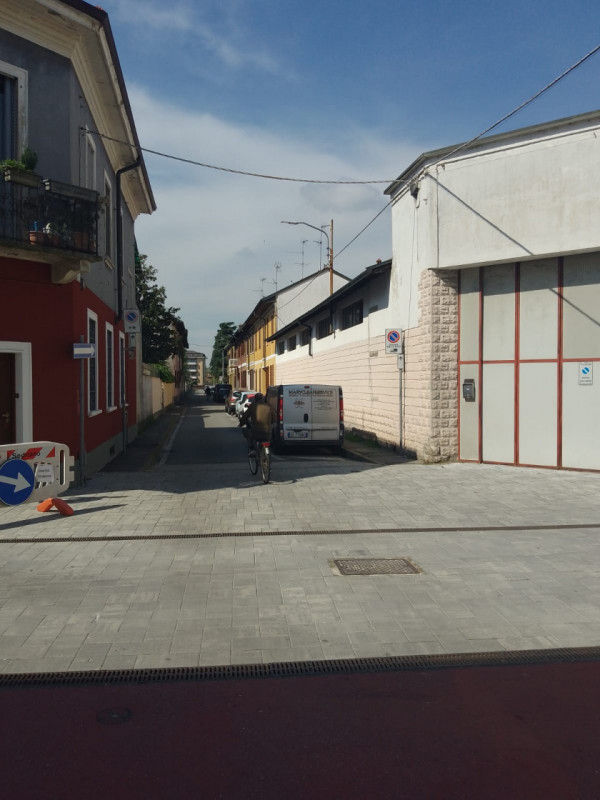 negozio in vendita a Sedriano