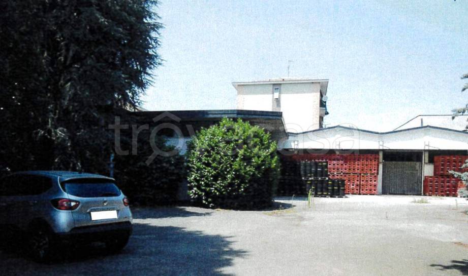 locale commerciale in vendita a Sedriano