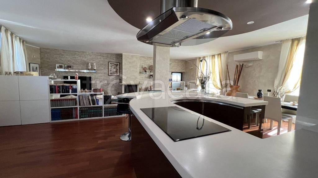 casa indipendente in vendita a Sedriano