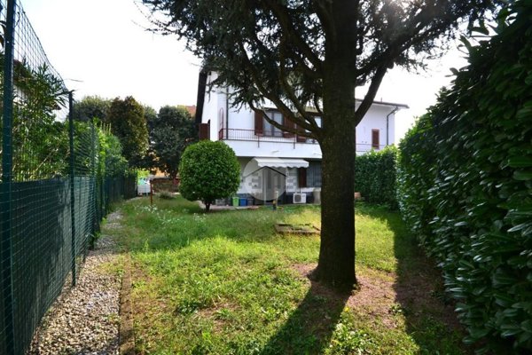 casa indipendente in vendita a Sedriano