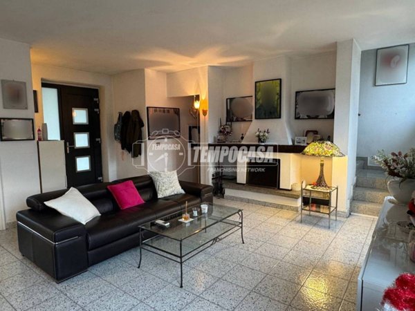 casa indipendente in vendita a Sedriano