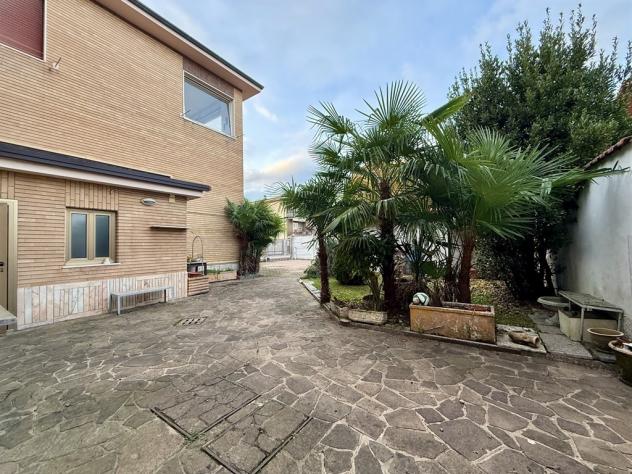 casa indipendente in vendita a Sedriano