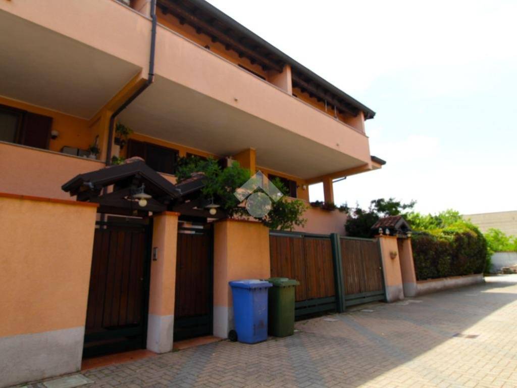 casa indipendente in vendita a Sedriano