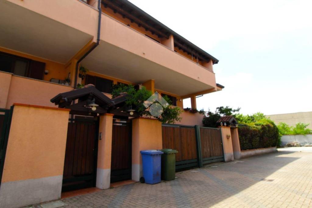 casa indipendente in vendita a Sedriano