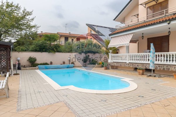 casa indipendente in vendita a Sedriano