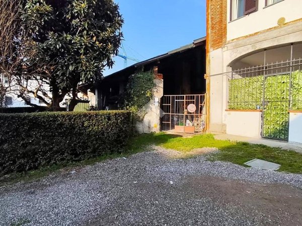 casa indipendente in vendita a Sedriano in zona Roveda