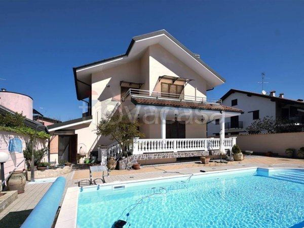 casa indipendente in vendita a Sedriano