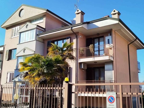 appartamento in vendita a Sedriano in zona Roveda