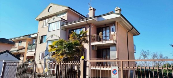 appartamento in vendita a Sedriano in zona Roveda