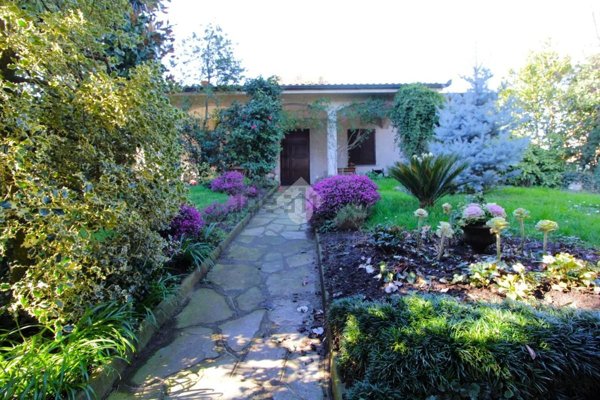 casa indipendente in vendita a Sedriano