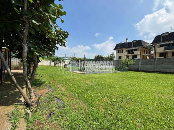 terreno edificabile in vendita a Sedriano