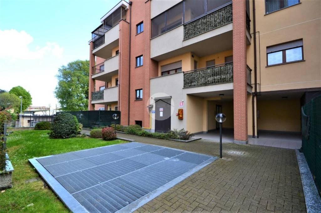 appartamento in vendita a Sedriano in zona Roveda