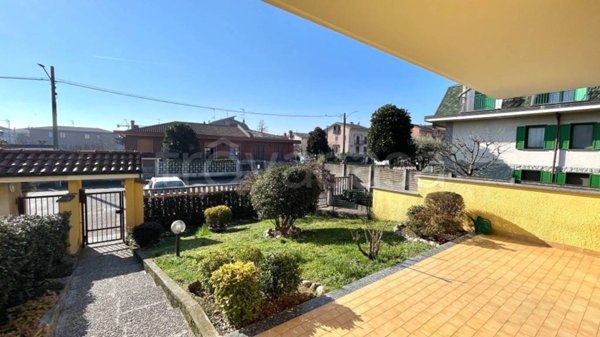 casa indipendente in vendita a Sedriano in zona Roveda