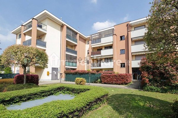 appartamento in vendita a Sedriano in zona Roveda