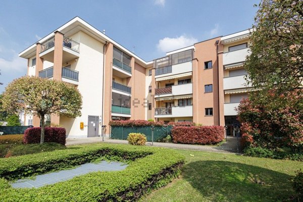 appartamento in vendita a Sedriano in zona Roveda