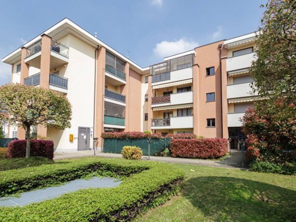 appartamento in vendita a Sedriano in zona Roveda