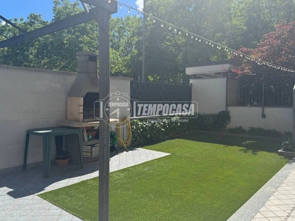 appartamento in vendita a Sedriano in zona Roveda